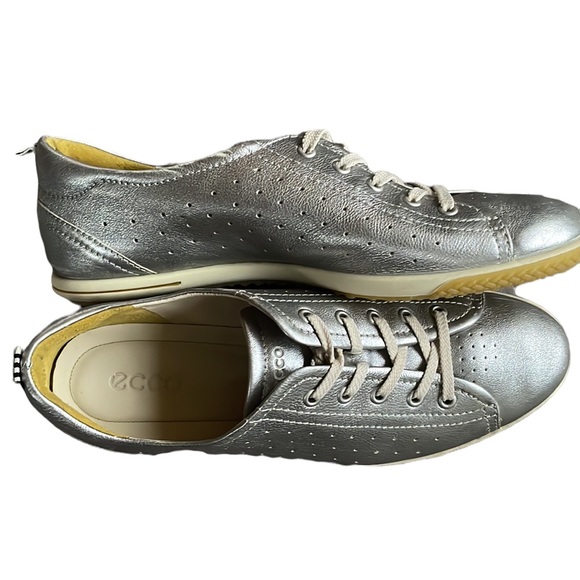 Ecco Shoes Ecco Silver Leather Sneaker 42 Poshmark